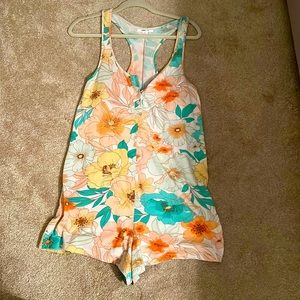 O’Neill romper size small